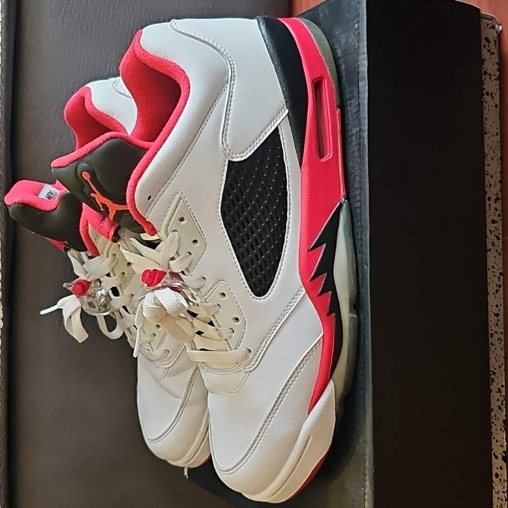 Jordan Men's White and Red Sneakers